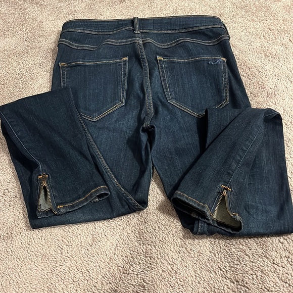 Hollister / High Rise Jean Jeggings / Size 28 - Picture 11 of 11
